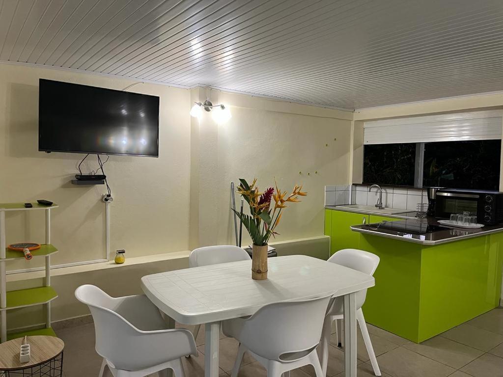 Agreable Appartement En Rez-De-Jardin A 450M De La Mer Сент-Анн Экстерьер фото